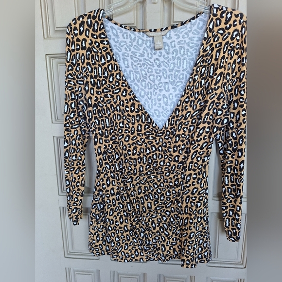Banana Republic Pullover Blouse SzS Deep V Neck Tan Animal Stretchy Long Sleeves - Picture 1 of 8